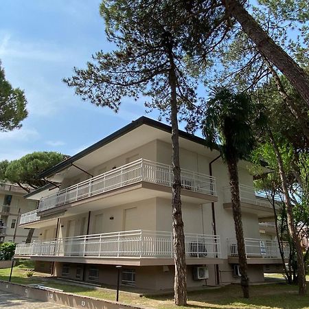 Appartamenti Fungo Lignano Sabbiadoro Exterior foto