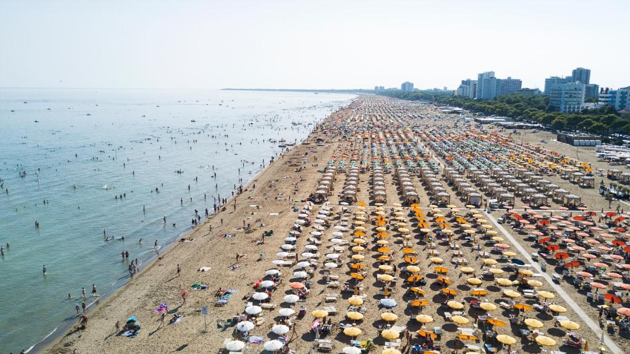 Appartamenti Fungo Lignano Sabbiadoro Exterior foto