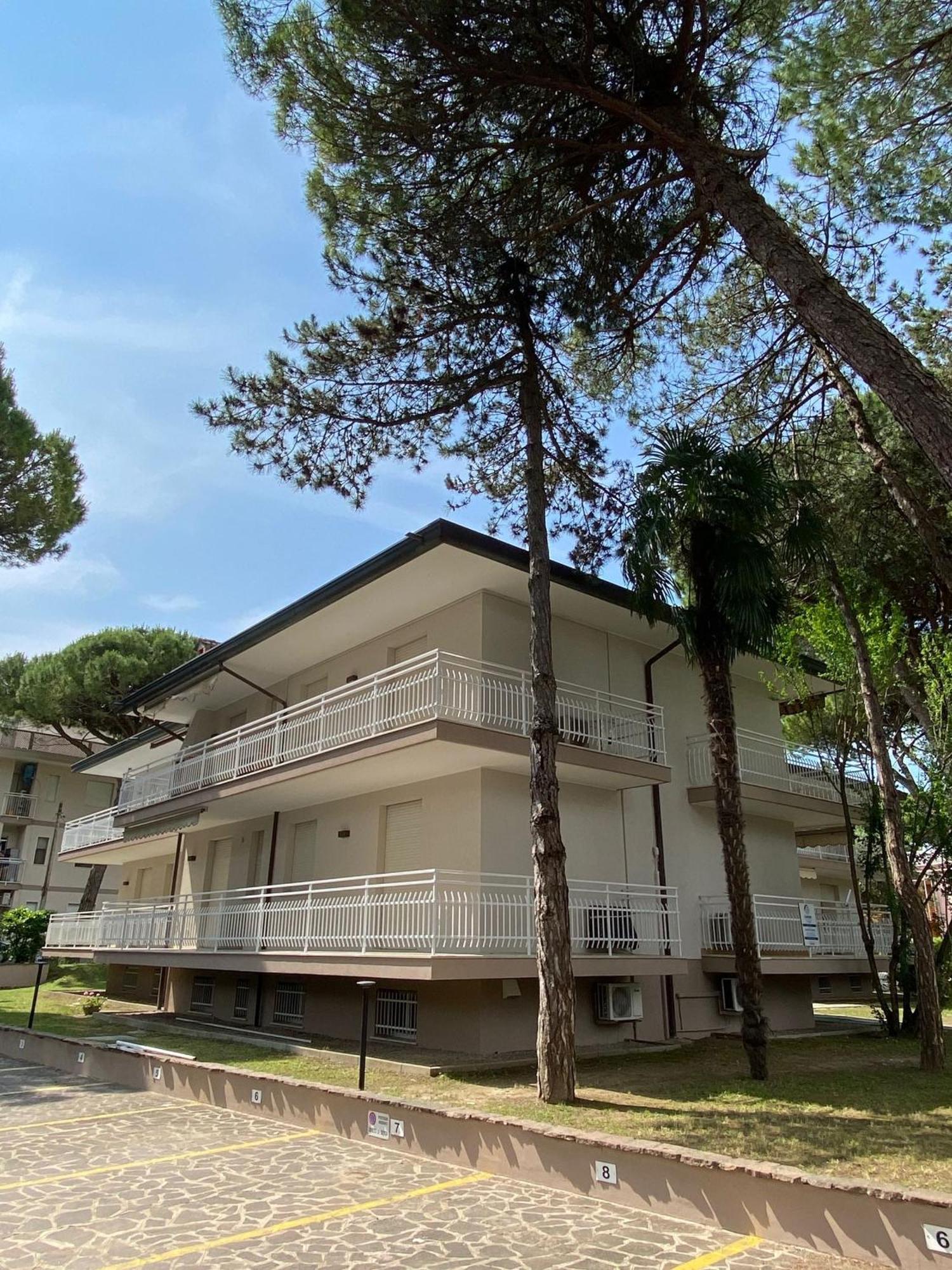 Appartamenti Fungo Lignano Sabbiadoro Exterior foto